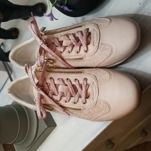 NWOT Amalfi by ragoni pink Sneaker SZ 10